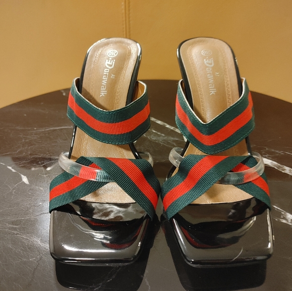 Heels - Picture 5 of 6